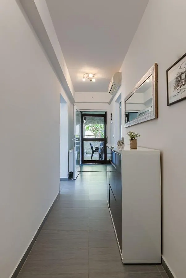 Esther Apartment Pula