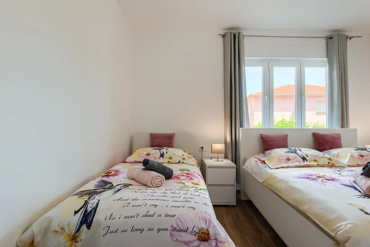 Esther Apartment Pula